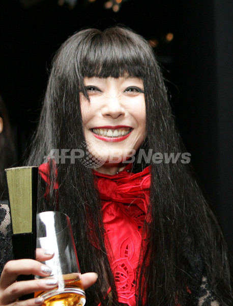 日本人モデルの草分け、山口小夜子さん死去