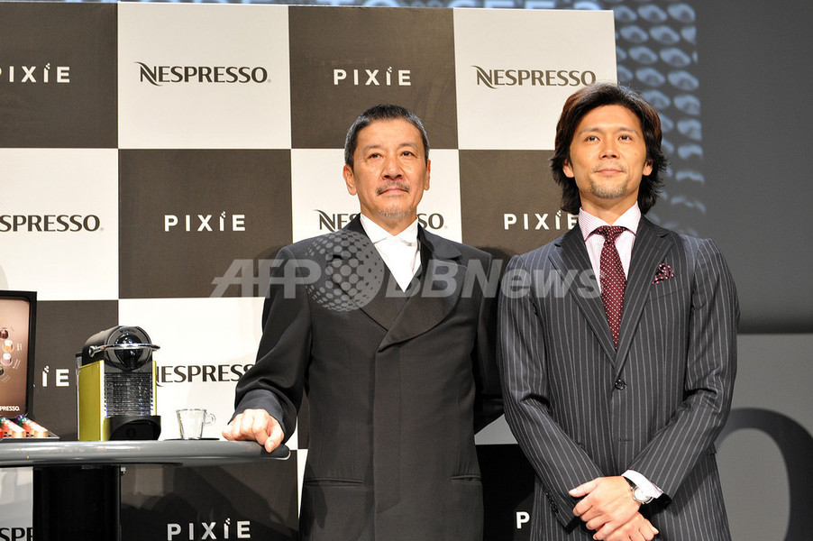 ネスプレッソ「ピクシー」新作記念イベント、奥田瑛二＆Kバレエカンパニーがパフォーマンス