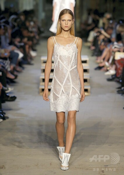 「ジバンシィ」16年春夏コレクション