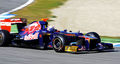 フォーミュラワン（F1、F1世界選手権）ヘレス合同テストは7日、ヘレス・レーストラック（Jerez Racetrack）で初日を迎え、2007年シーズンの年間王者でロータス（Lotus F1 Team）のキミ・ライコネン（Kimi Raikkonen）がトップタイムを記録した。

テスト走行で4番手となるベストラップ1分20秒496（54周）を記録したレッドブル（Red Bull）のマーク・ウェーバー（Mark Webber、2012年2月7日撮影）。(c)AFP/CRISTINA QUICLER&lt;a href=&quot;http://www.afpbb.com/article/sports/motor-sports/f-one/2856079/8425202&quot;&gt;&lt;b&gt;＜記事本文へ戻る＞&lt;/b&gt;&lt;/a&gt;