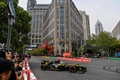 2019年のF1中国GPで、テストドライバーとしてルノーのマシンに乗った周冠宇（2019年4月13日撮影）。(c)STR/ AFP