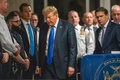 米ニューヨーク地裁で有罪評決を受けた後、記者会見に向かうドナルド・トランプ前大統領（2024年5月30日撮影）。(c)Steven Hirsch / POOL / AFP
