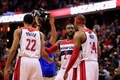 14-15NBA、ワシントン・ウィザーズ（Washington Wizards）対インディアナ・ペイサーズ（Indiana Pacers）。勝利を喜ぶワシントン・ウィザーズの選手（2014年11月5日撮影）。(c)AFP/Getty Images/Rob Carr