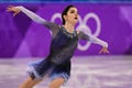 平昌冬季五輪、フィギュアスケート女子シングル・ショートプログラム（SP）の演技に臨むエフゲニア・メドベデワ（2018年2月21日撮影）。(c)AFP/Roberto SCHMIDT