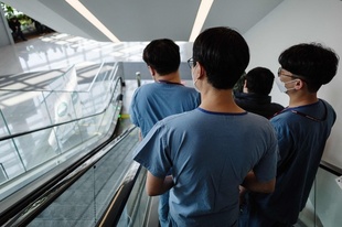 韓国、医学部定員引き上げ断行 ストライキ続くも