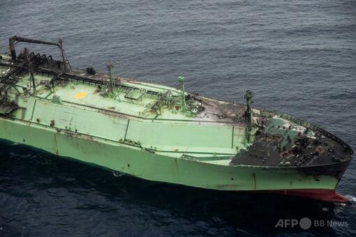 地中海漂流するロシアLNG運搬船、燃料700トン積載 流出すれば長期的