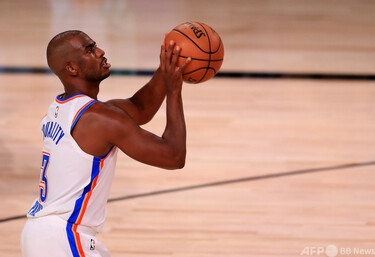 C・ポール、大型トレードでサンズ移籍 写真1枚 国際ニュース：AFPBB News