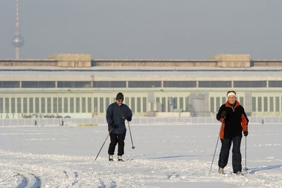 ベルリン新年の大雪合戦、申し込み8000人で中止に