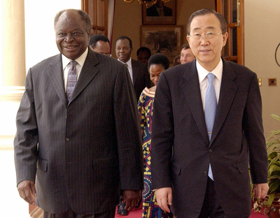 ケニア大統領選候補者　世論調査でオディンガ氏がリード