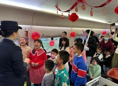 春節中の中国の高速鉄道に「子供用車両」が登場