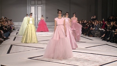 動画：「ジャンバティスタ・ヴァリ」15年春夏オートクチュール