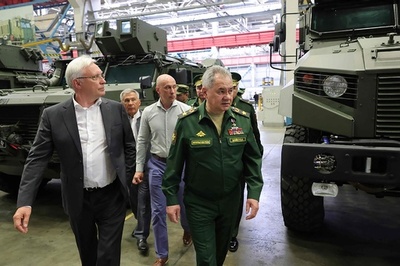 ロシア軍、ウクライナ東部で1.5キロ進撃 ショイグ国防相