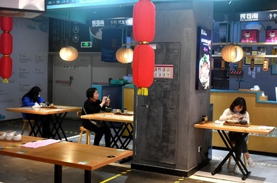 対面禁止、テーブル間隔は1ｍ超…北京市が飲食店の新ルール発表