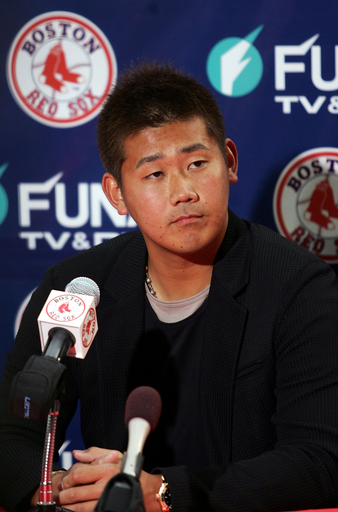 ＜07MLB＞松坂 キャンプインを控え記者会見に臨む  - 米国