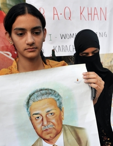 「核開発の父」カーン博士、核技術提供を認めた発言を撤回