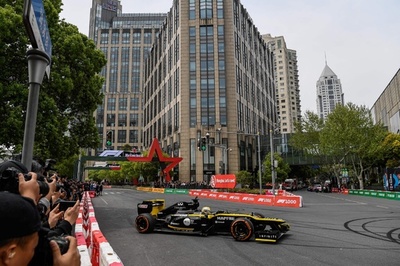 中国初のF1ドライバーへ 「最後の一歩」に奮闘する若手レーサー