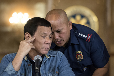 フィリピン警察長官、十数人詰め込みの「隠し監房」を擁護