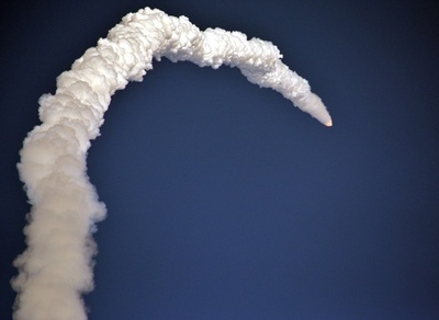 インド、国産の最新型極低温ロケットで衛星打ち上げに成功