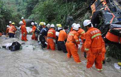 捜索活動中に「自撮り」、消防士3人処分 中国