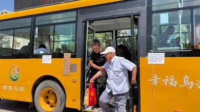 「引退」したバスが「高齢者向け給食車」に変身＝中国