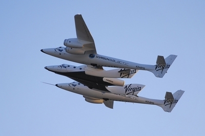 宇宙旅客機「スペースシップ・ツー」が初の試験飛行、米