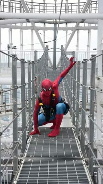 ソウルスカイにスパイダーマン登場…地上541メートルで特別体験