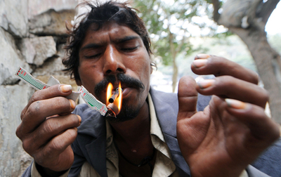 タブーを破りモスクでエイズ啓発活動、パキスタン