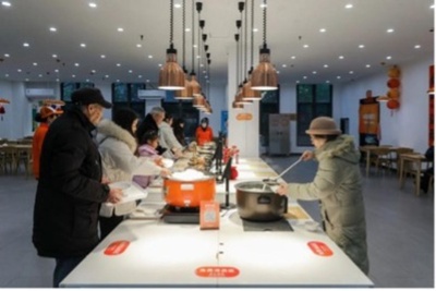 中国・重慶の居住区にあるデジタル食堂