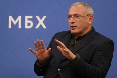 プーチン氏、ウクライナ侵攻で失脚速まる ロシア元石油王