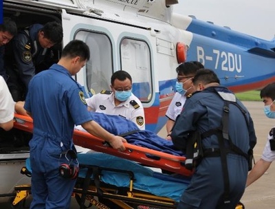 中国の新型ヘリが上海近くの海上で外国籍船員を救助