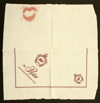 マーガレット・サッチャーのリップマークが競売に