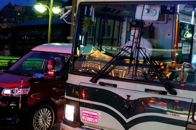 Tourists in Japan trapped in out-of-service bus resort to calling police