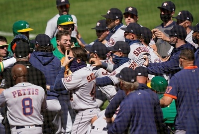 アストロズコーチらに出場停止処分、両軍総出の大乱闘で