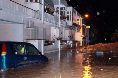 伊シチリア島北部に集中豪雨、死者14人・行方不明者10人
