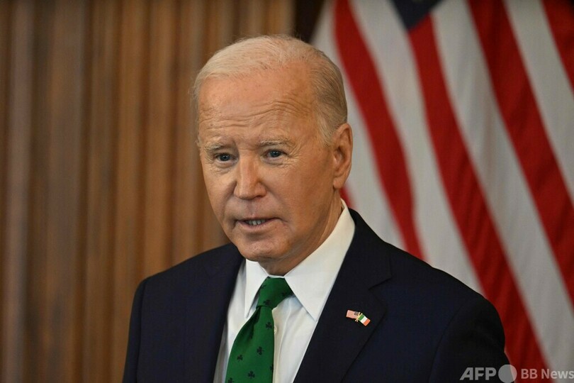 バイデン氏、トランプ氏ちゃかす 記者会主催の夕食会で