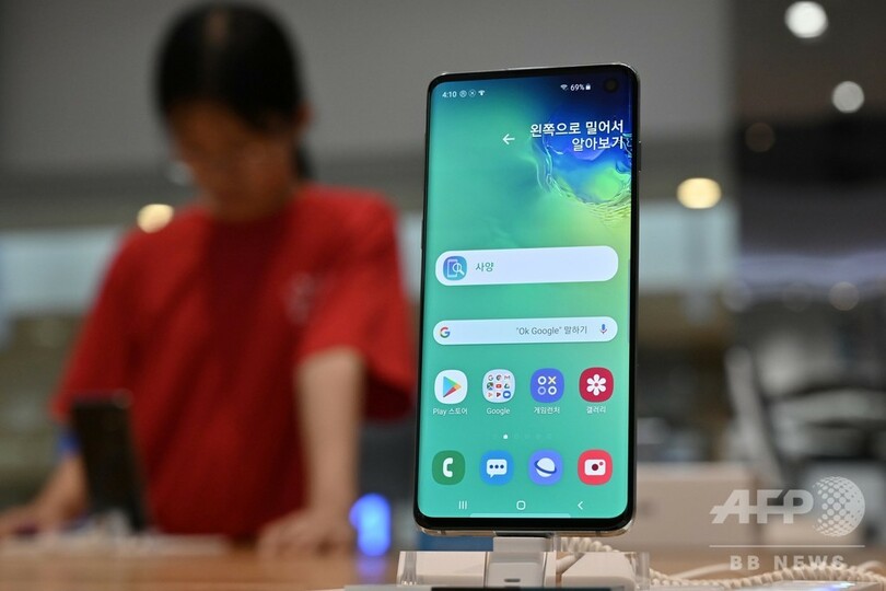 サムスン「ギャラクシーS10」の指紋センサー欠陥、修正パッチ対応へ