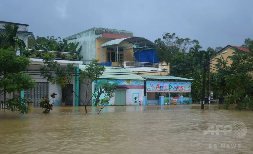 ベトナム 台風23号による死者49人に Apec前に被害拡大 写真5枚 国際ニュース Afpbb News