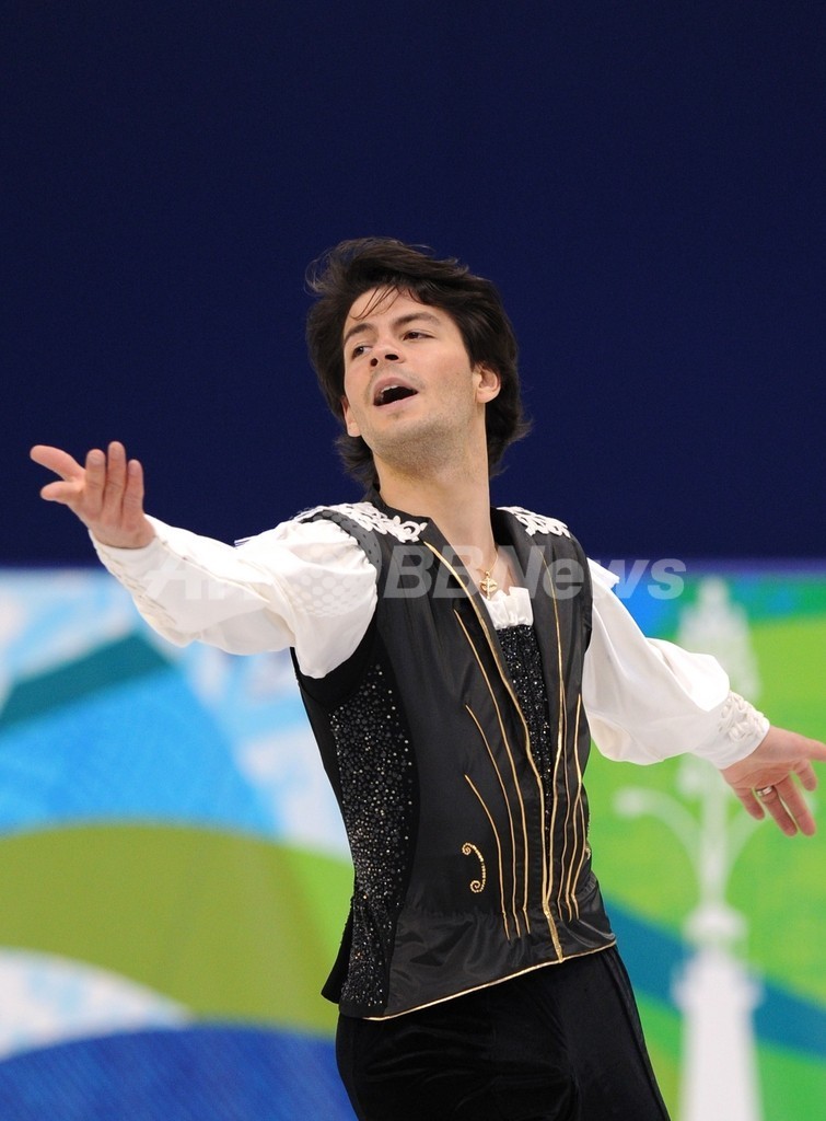 高橋が男子フィギュア初メダルの銅 優勝はライサチェク、バンクーバー冬季五輪