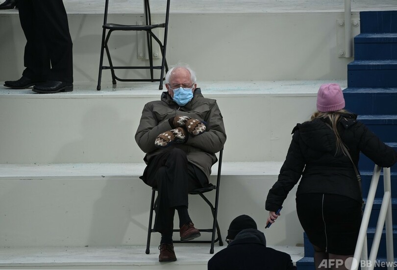 サンダース氏のミトンの作り手 一躍有名に 2日で1万3000件の問い合わせ 写真3枚 国際ニュース Afpbb News