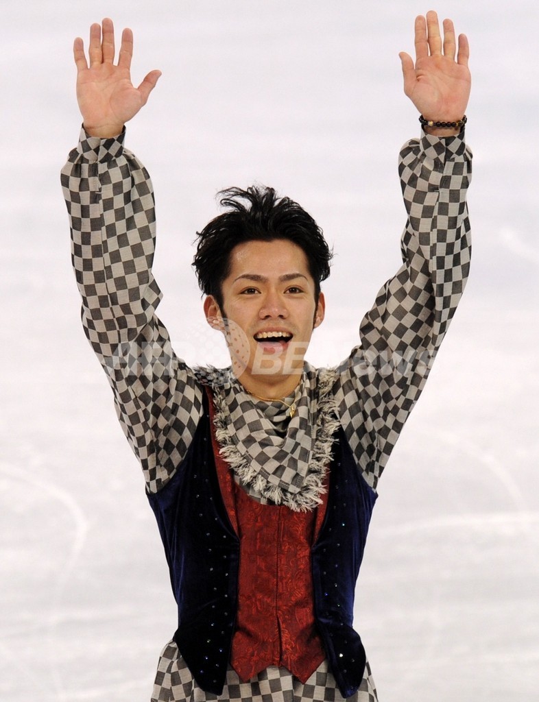 高橋が男子フィギュア初メダルの銅 優勝はライサチェク、バンクーバー冬季五輪