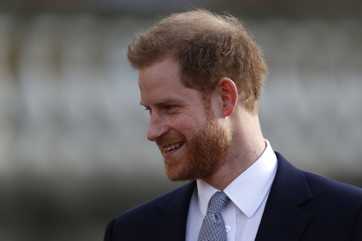 英ヘンリー王子、「引退」表明後初めて公の場に 沈黙貫く