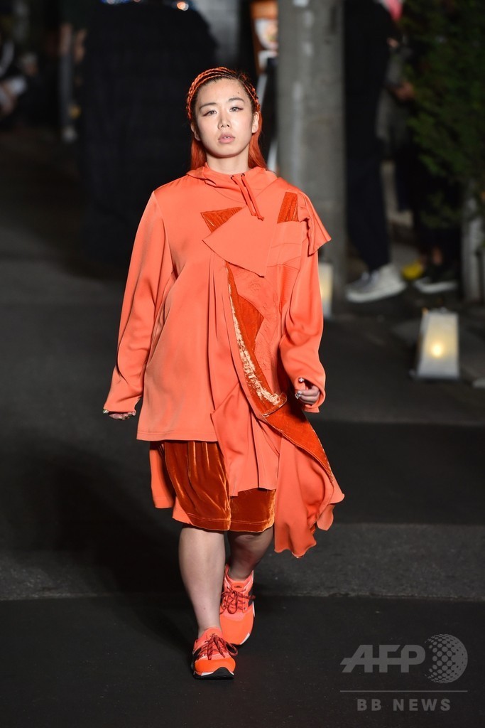 フランス発「コシェ」、原宿の路上でショー開催