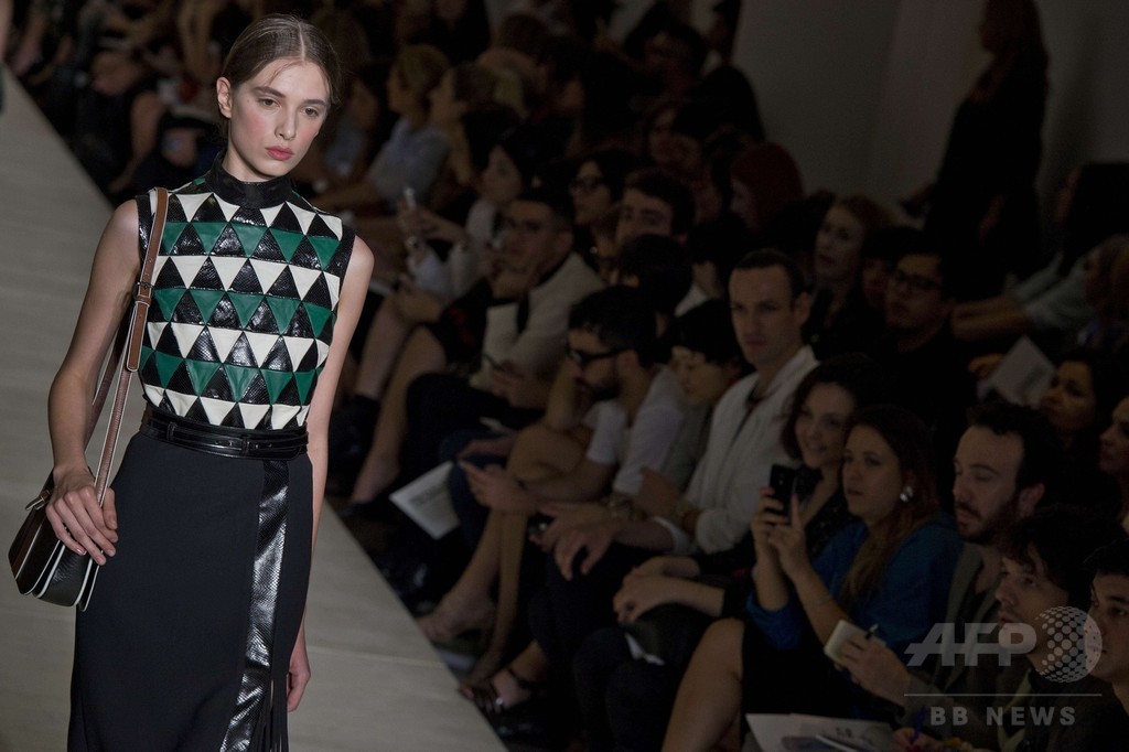 ドナテラ・ヴェルサーチもコレクション発表、「サンパウロ・ファッション・ウィーク」開催