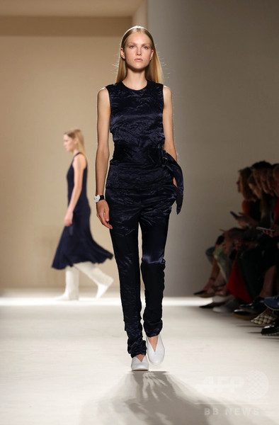 「ヴィクトリア ベッカム」17年春夏