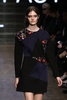 米ニューヨーク市内で発表された「DKNY」15/16年秋冬コレクション（2015年2月15日撮影）。(c)AFP/Getty Images/Neilson Barnard