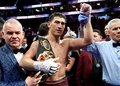 ボクシング、WBA世界ライトヘビー級タイトルマッチ。勝利を喜ぶドミトリー・ビボル（2022年5月7日撮影）。(c)Al Bello/Getty Images/AFP