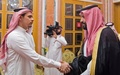 サウジアラビアの首都リヤドで、ジャマル・カショギ氏の遺族と面会するムハンマド・ビン・サルマン皇太子（2018年10月23日撮影、資料写真）。(c)AFP PHOTO / HO / SPA