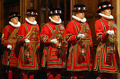 英ロンドン塔の守衛「ビーフィーター 」（2006年11月15日撮影）。(c)Odd ANDERSEN / POOL / AFP