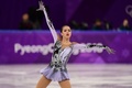 平昌冬季五輪、フィギュアスケート女子シングル・ショートプログラム（SP）の演技に臨むアリーナ・ザギトワ（2018年2月21日撮影）。(c)AFP/Roberto SCHMIDT