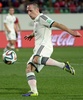 13クラブW杯（2013 FIFA Club World Cup）準決勝、広州恒大（Guangzhou Evergrande FC、中国）対バイエルン・ミュンヘン（Bayern Munich）。ボールを蹴る体勢に入るバイエルン・ミュンヘンのフランク・リベリ（Franck Ribery、2013年12月17日撮影）。(c)AFP/FADEL SENNA
